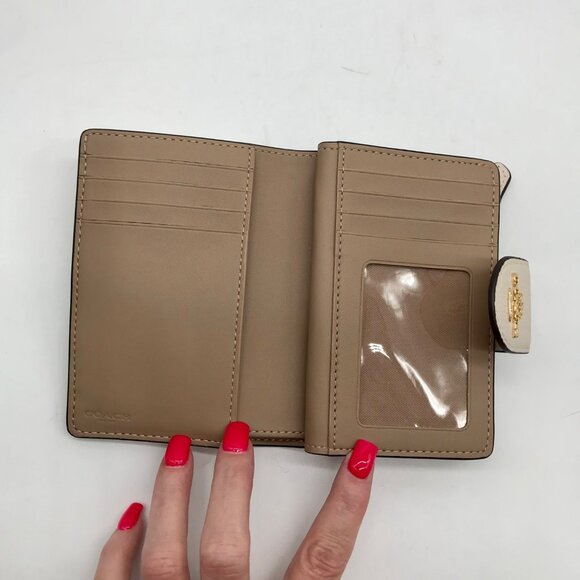 Coach Chalk Pebbled Leather Signature Rivets Corner Zip Wallet - Picture 12 of 12